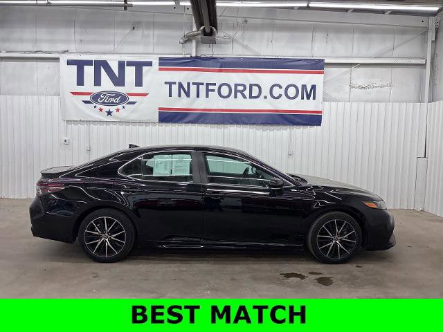 Used 2022 Toyota Camry SE image 3