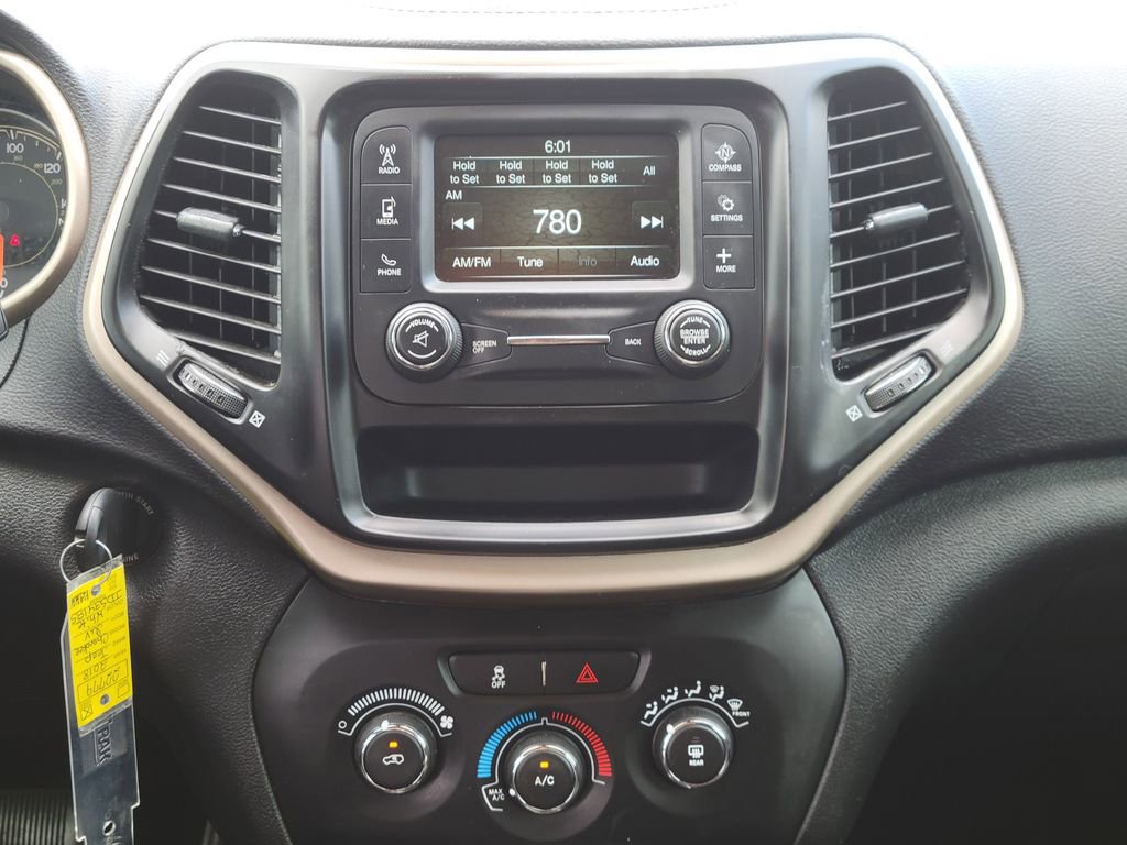 Used 2018 Jeep Cherokee Latitude image 20