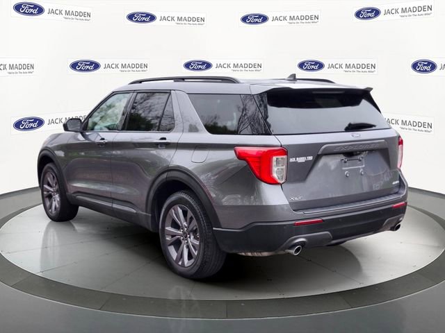 Certified 2022 Ford Explorer XLT w/ Equipment Group 202A AWD/4WD image 3