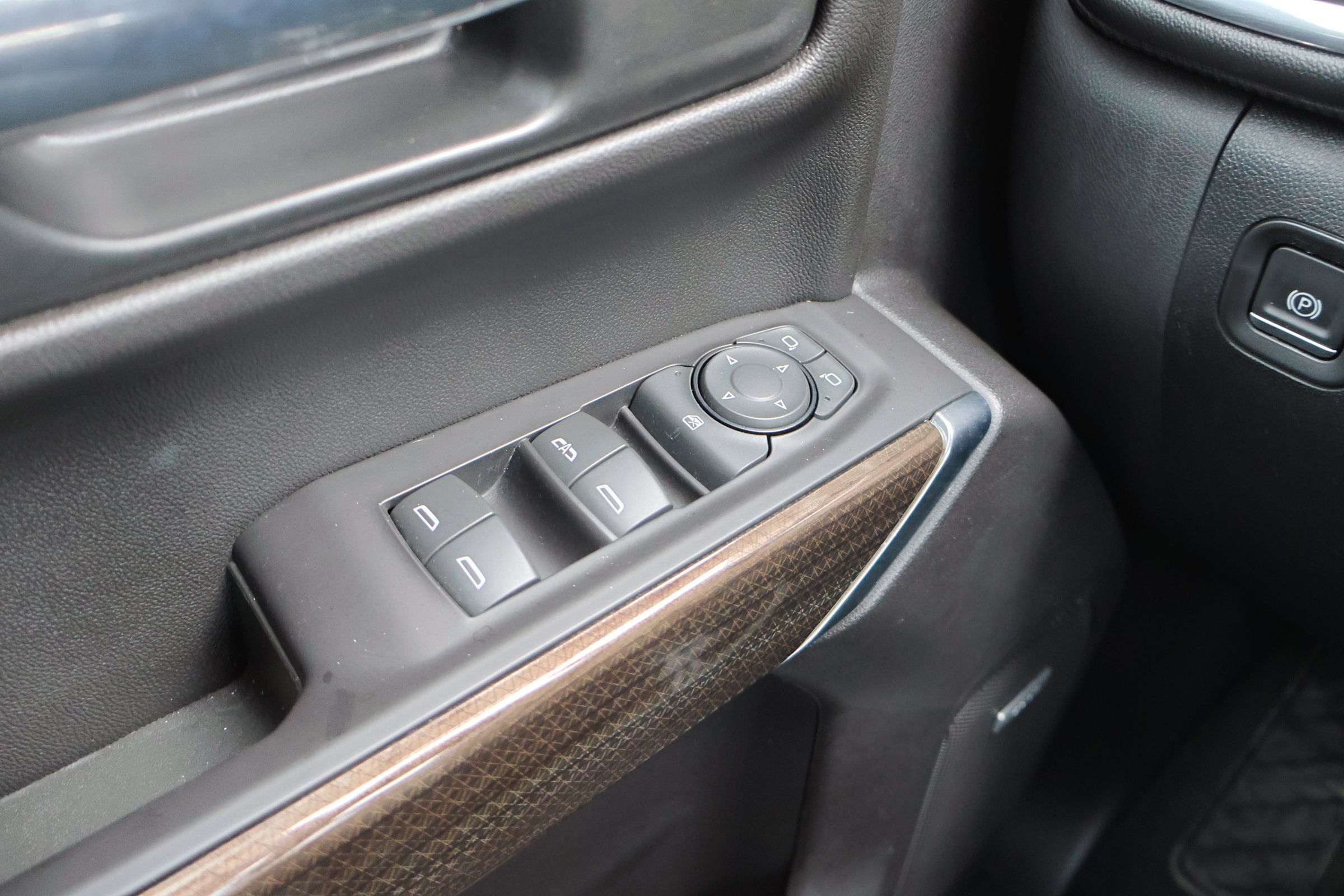 Used 2020 Chevrolet Silverado 1500 RST w/ Texas Edition image 16