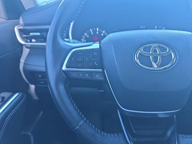 Used 2021 Toyota Highlander XLE AWD/4WD image 28