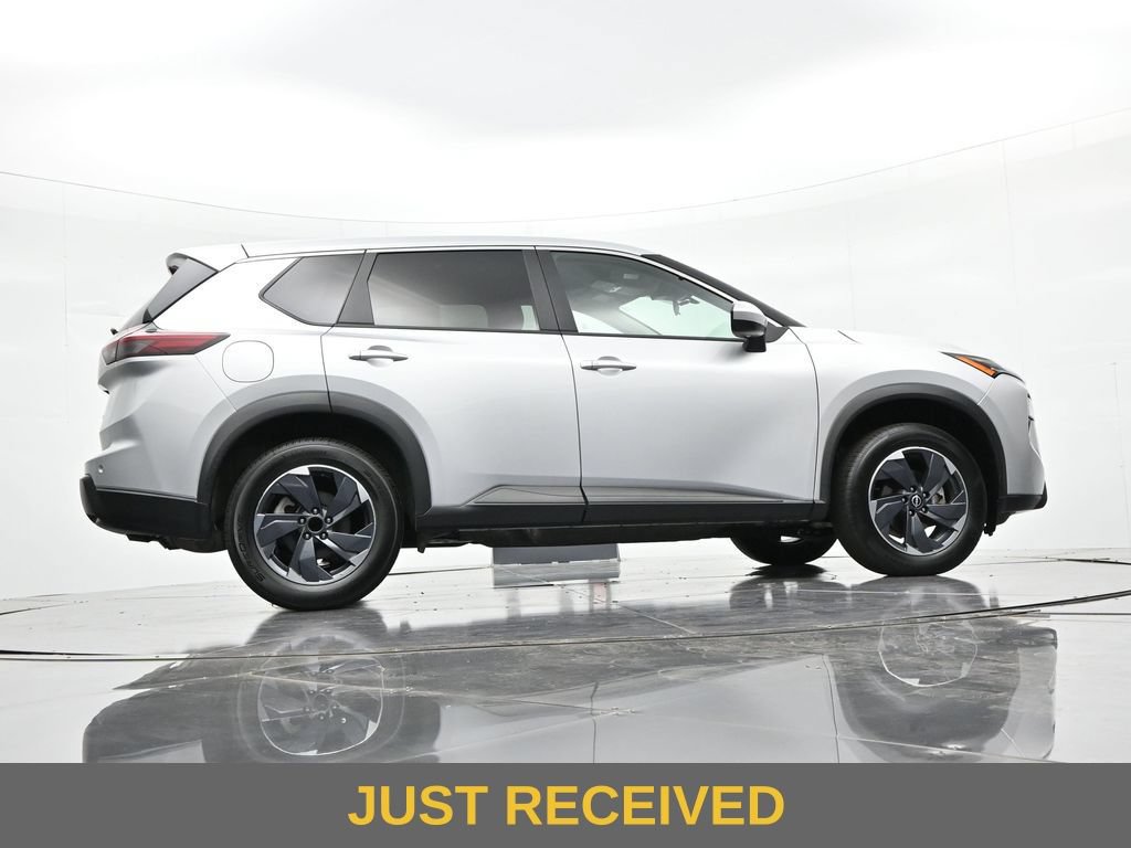 Used 2024 Nissan Rogue SV FWD image 21