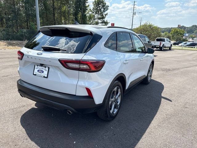 Certified 2025 Ford Escape ST-Line FWD image 7