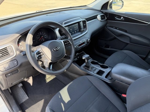 Used 2019 Kia Sorento LX image 11