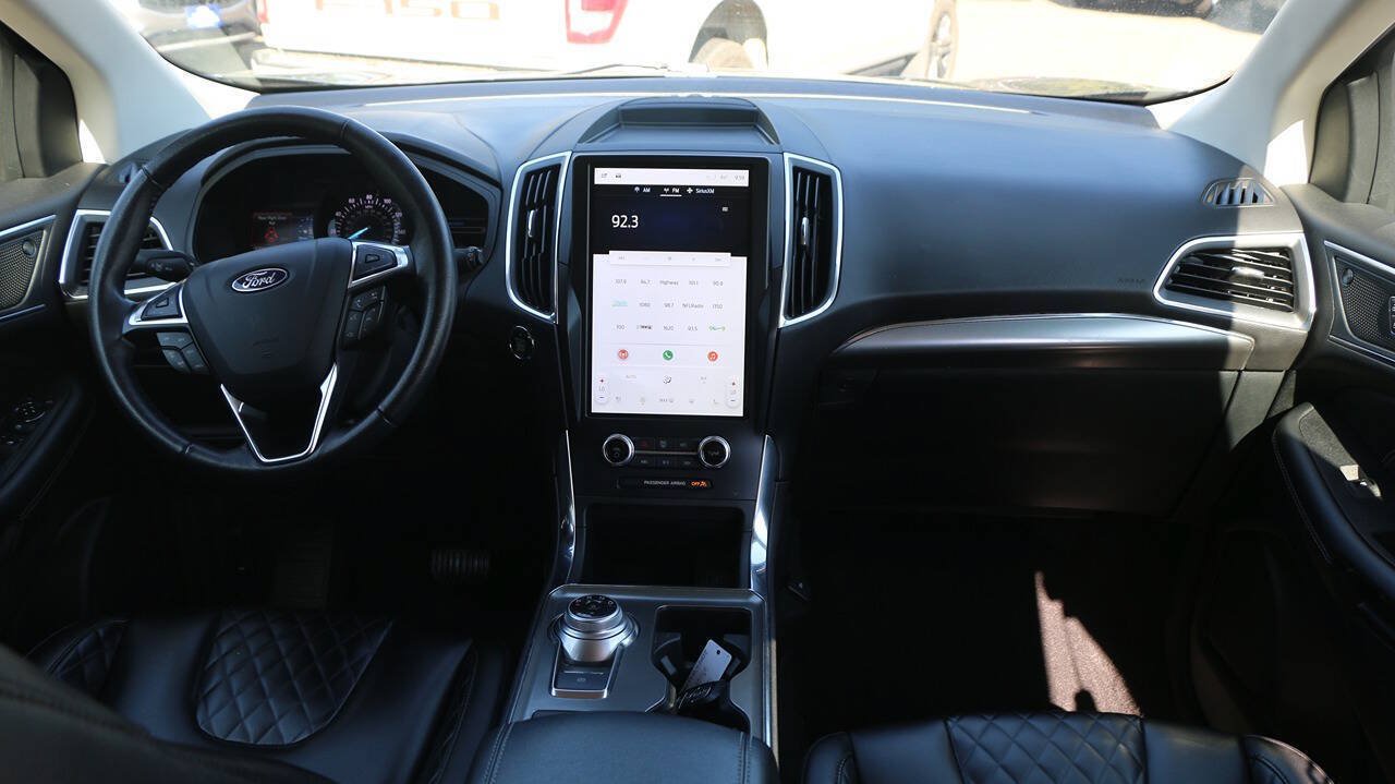 Certified 2024 Ford Edge Titanium AWD/4WD image 17