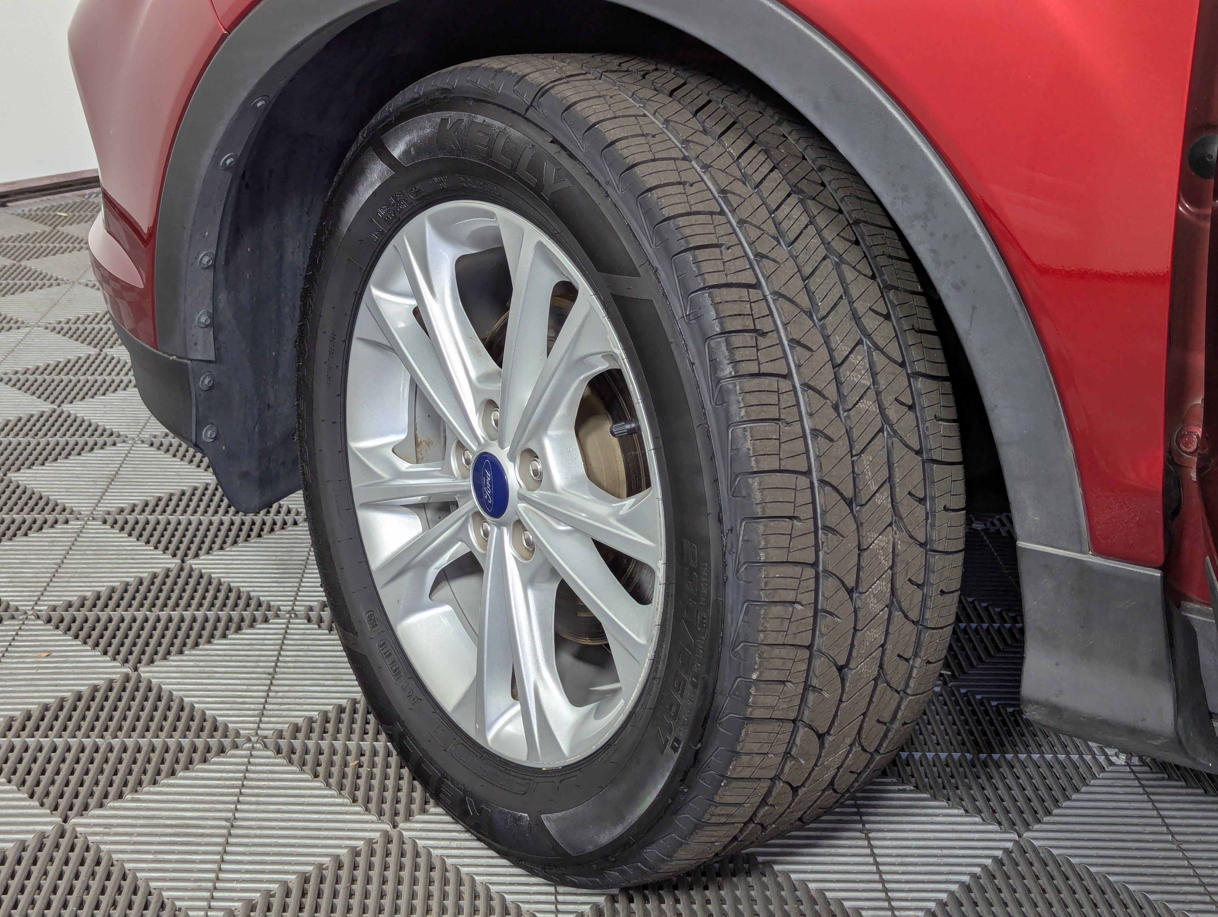 Certified 2018 Ford Escape SE FWD image 34