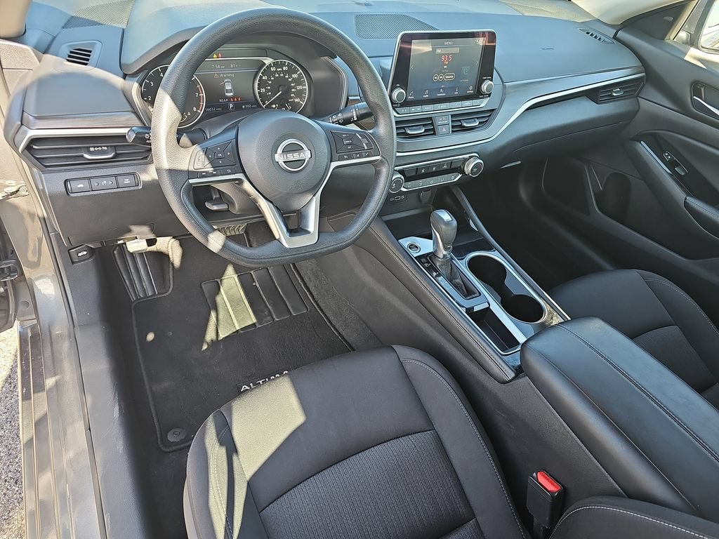 Used 2023 Nissan Altima 2.5 SV FWD image 15