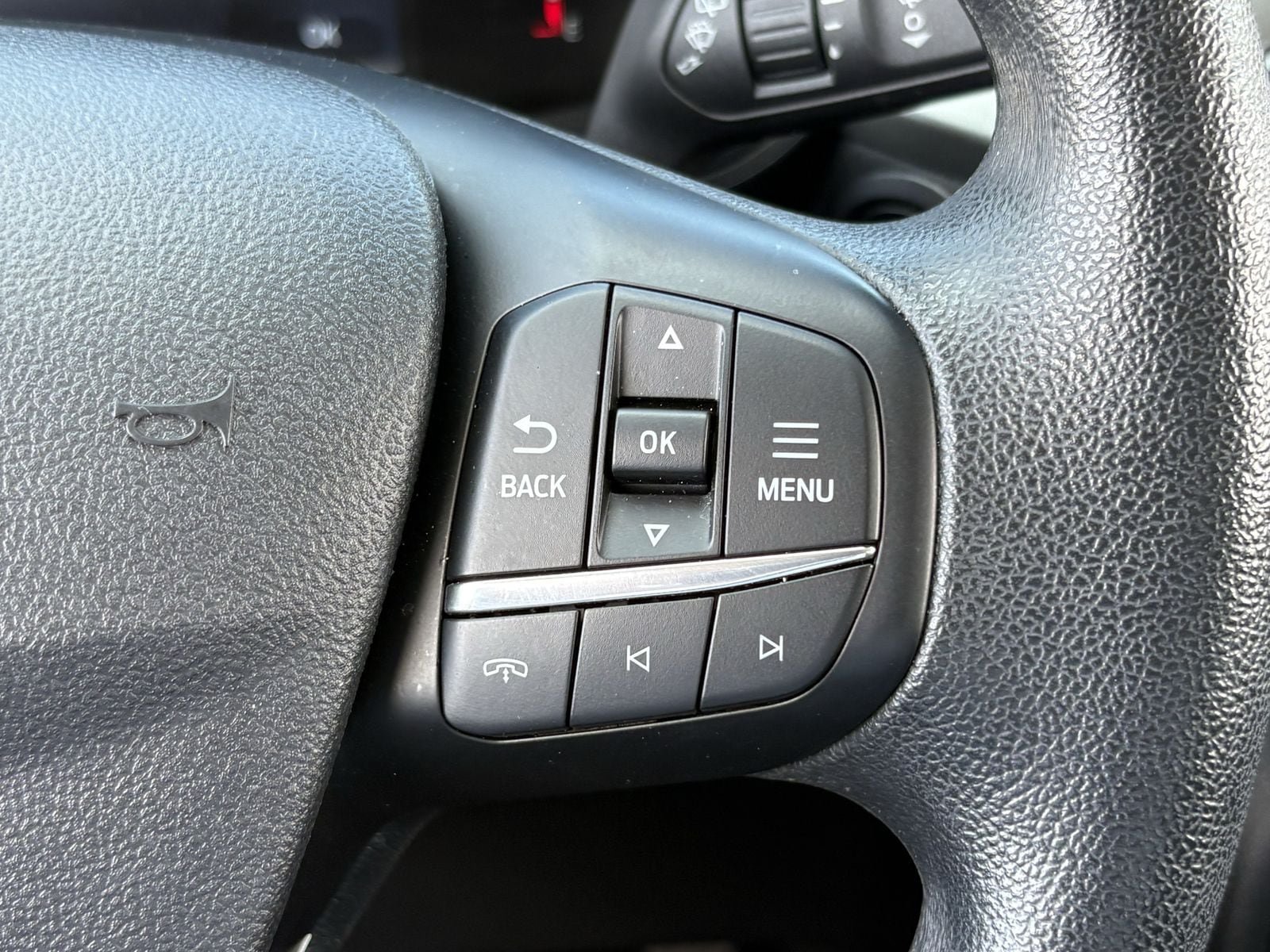 Certified 2025 Ford Escape Active AWD/4WD image 38