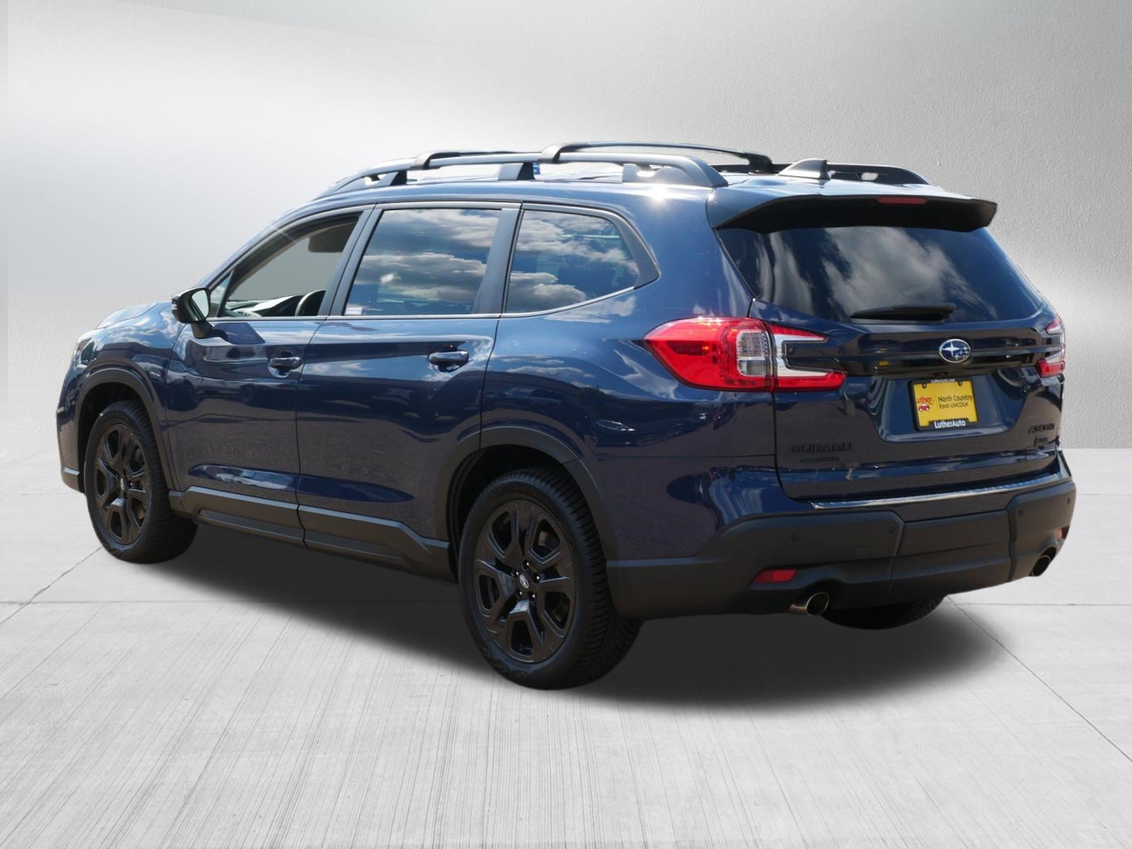 Used 2023 Subaru Ascent Onyx Edition AWD/4WD image 5