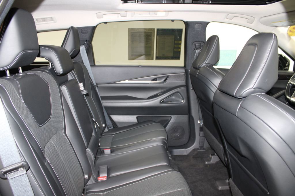 Used 2022 INFINITI QX60 Sensory w/ Cargo Package image 33