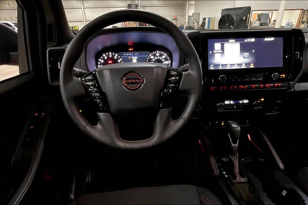 Used 2025 Nissan Frontier PRO-4X w/ Pro Convenience Package image 7