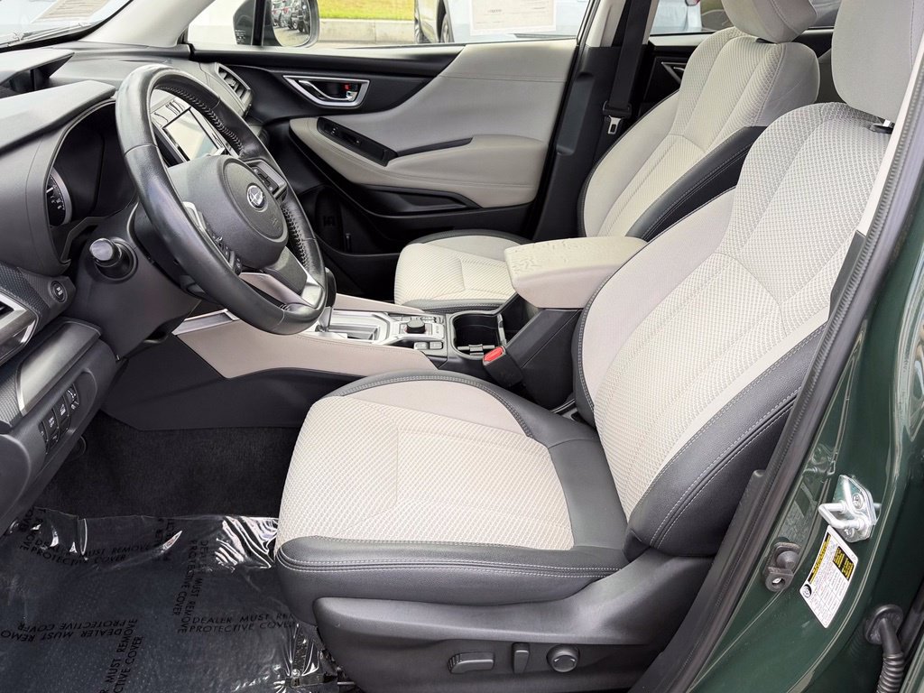 Used 2024 Subaru Forester Premium AWD/4WD image 16