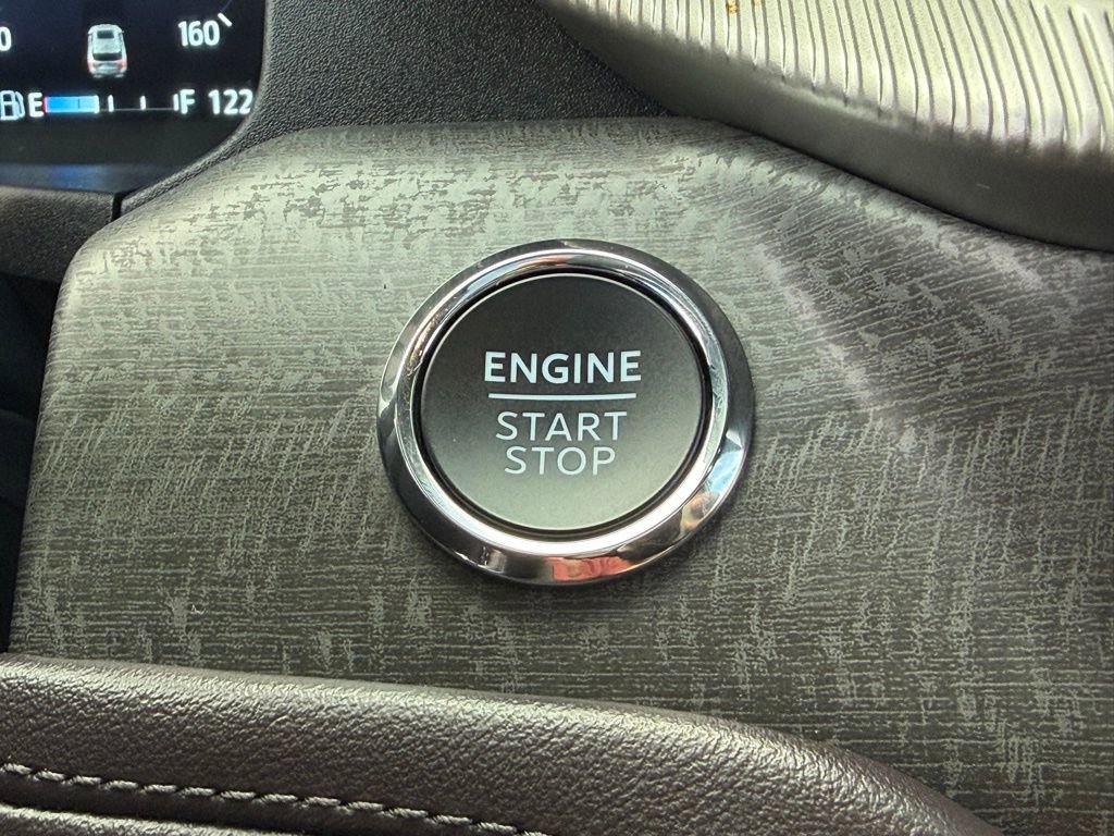 Certified 2025 Ford Explorer Platinum w/ LUX Leather Package image 28