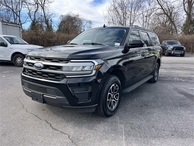 Certified 2024 Ford Expedition Max XLT image 7