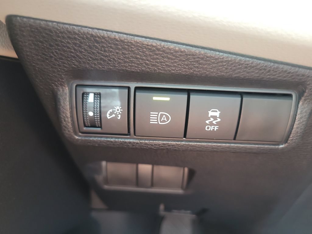 Used 2026 Toyota Corolla Cross L FWD image 23