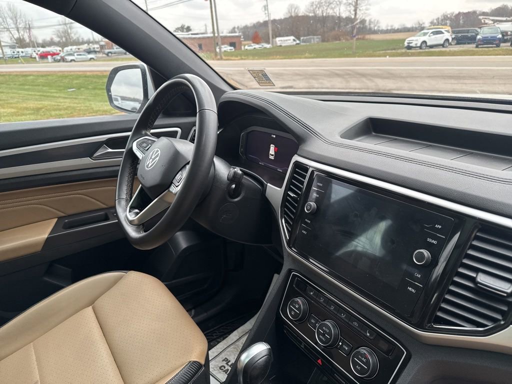 Used 2022 Volkswagen Atlas Cross Sport SE image 48