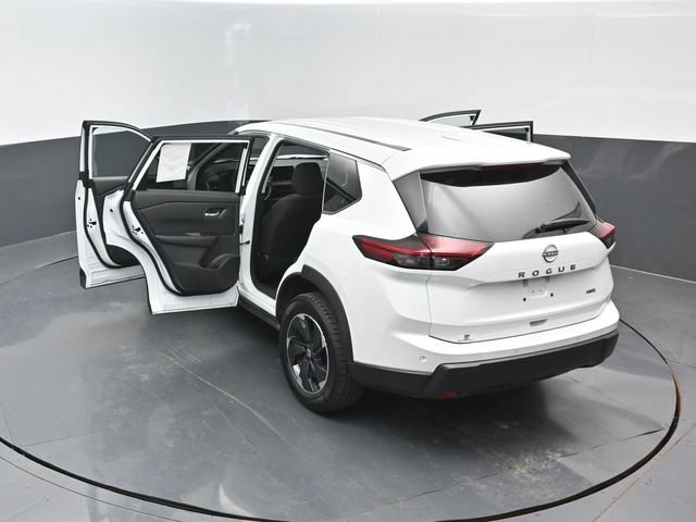 Used 2025 Nissan Rogue SV AWD/4WD image 25