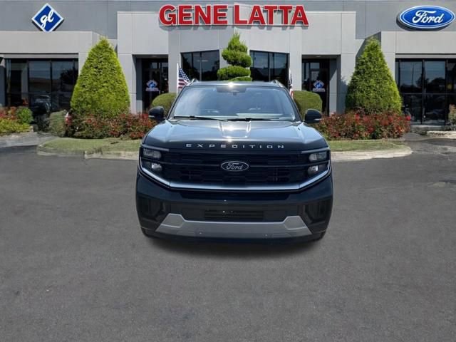 Certified 2025 Ford Expedition Platinum w/ Driver's Package image 3