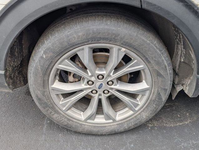 Certified 2022 Ford Explorer Limited w/ Equipment Group 301A image 7