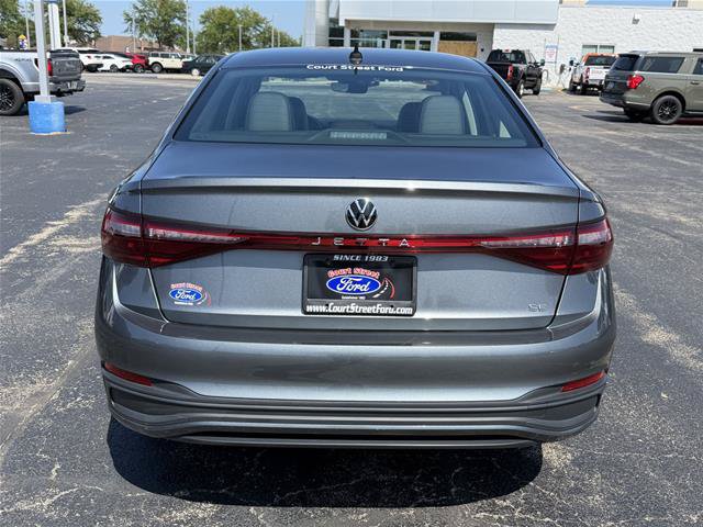 Used 2025 Volkswagen Jetta SE FWD image 6