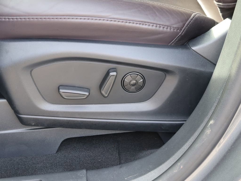 Certified 2025 Ford Explorer Platinum w/ LUX Leather Package image 26