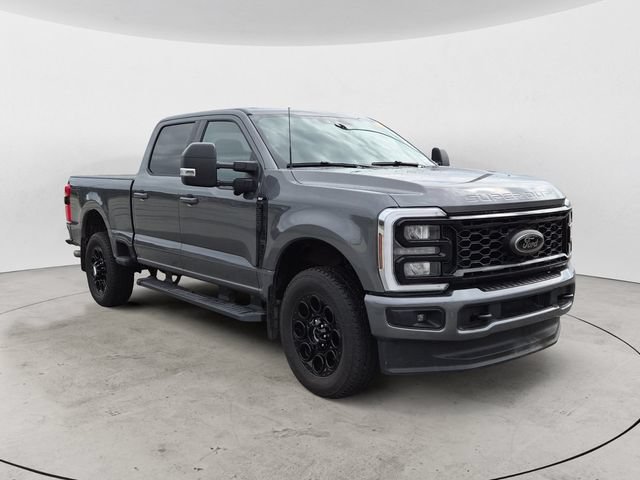 Certified 2025 Ford F250 XLT w/ Black Appearance Package AWD/4WD image 3