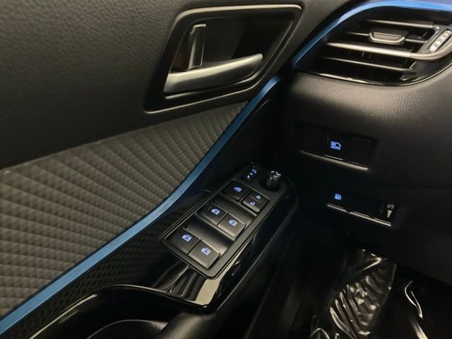 Used 2019 Toyota C-HR XLE image 19