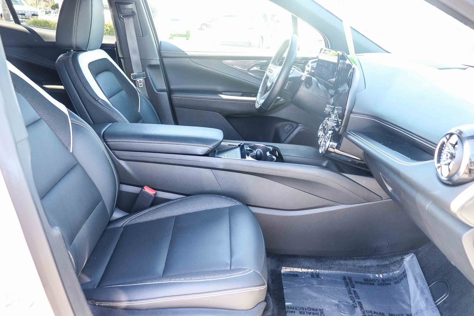 Used 2024 Chevrolet Blazer EV LT AWD/4WD image 16