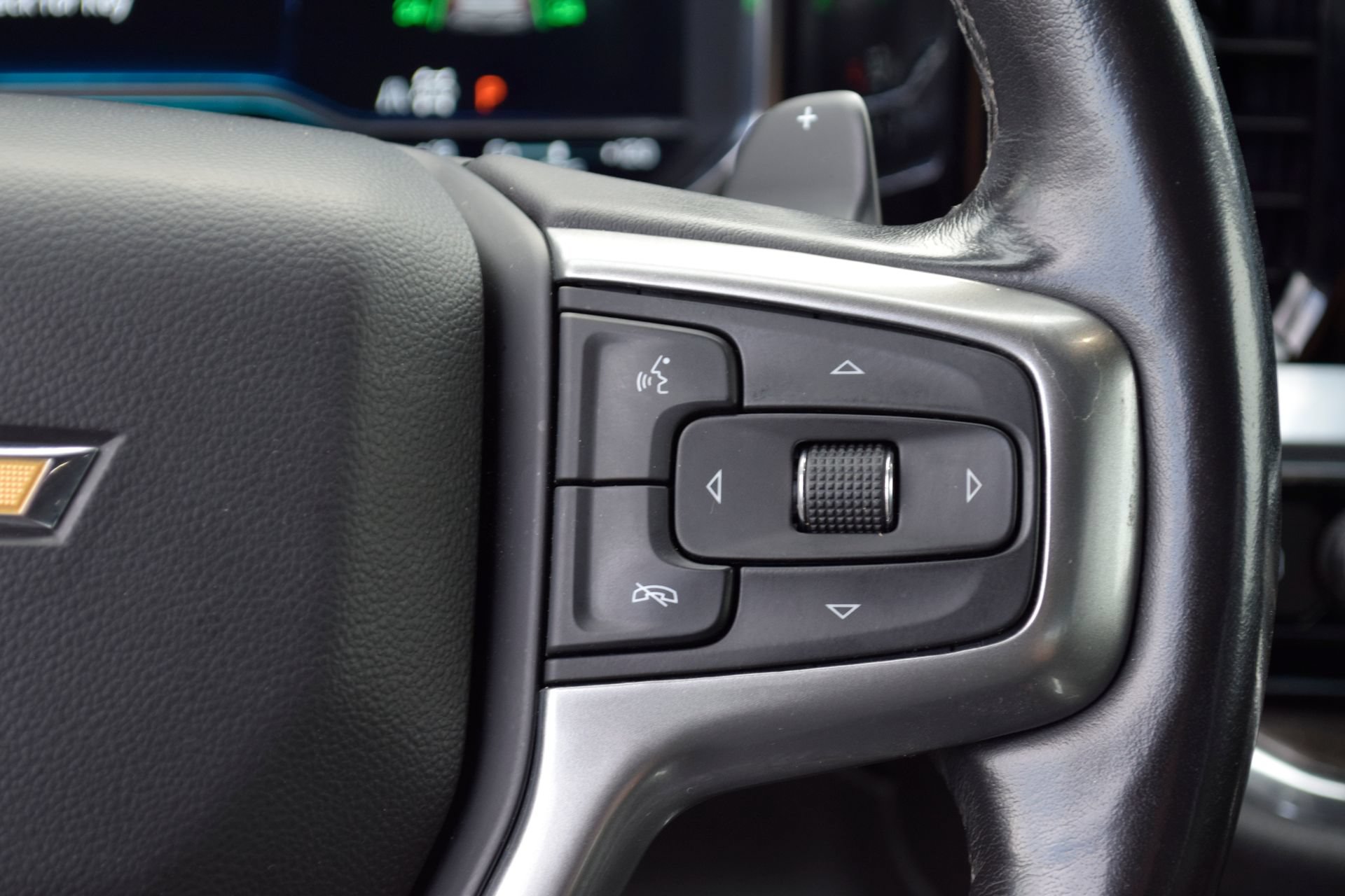 Used 2023 Chevrolet Silverado 1500 LTZ w/ LTZ Premium Package AWD/4WD image 7