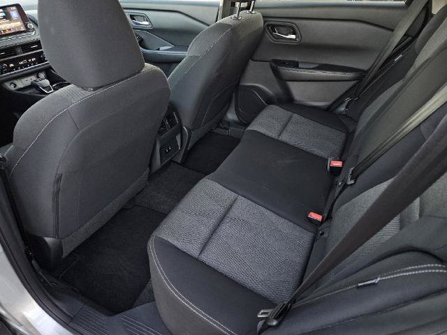 Used 2025 Nissan Rogue SV FWD image 13