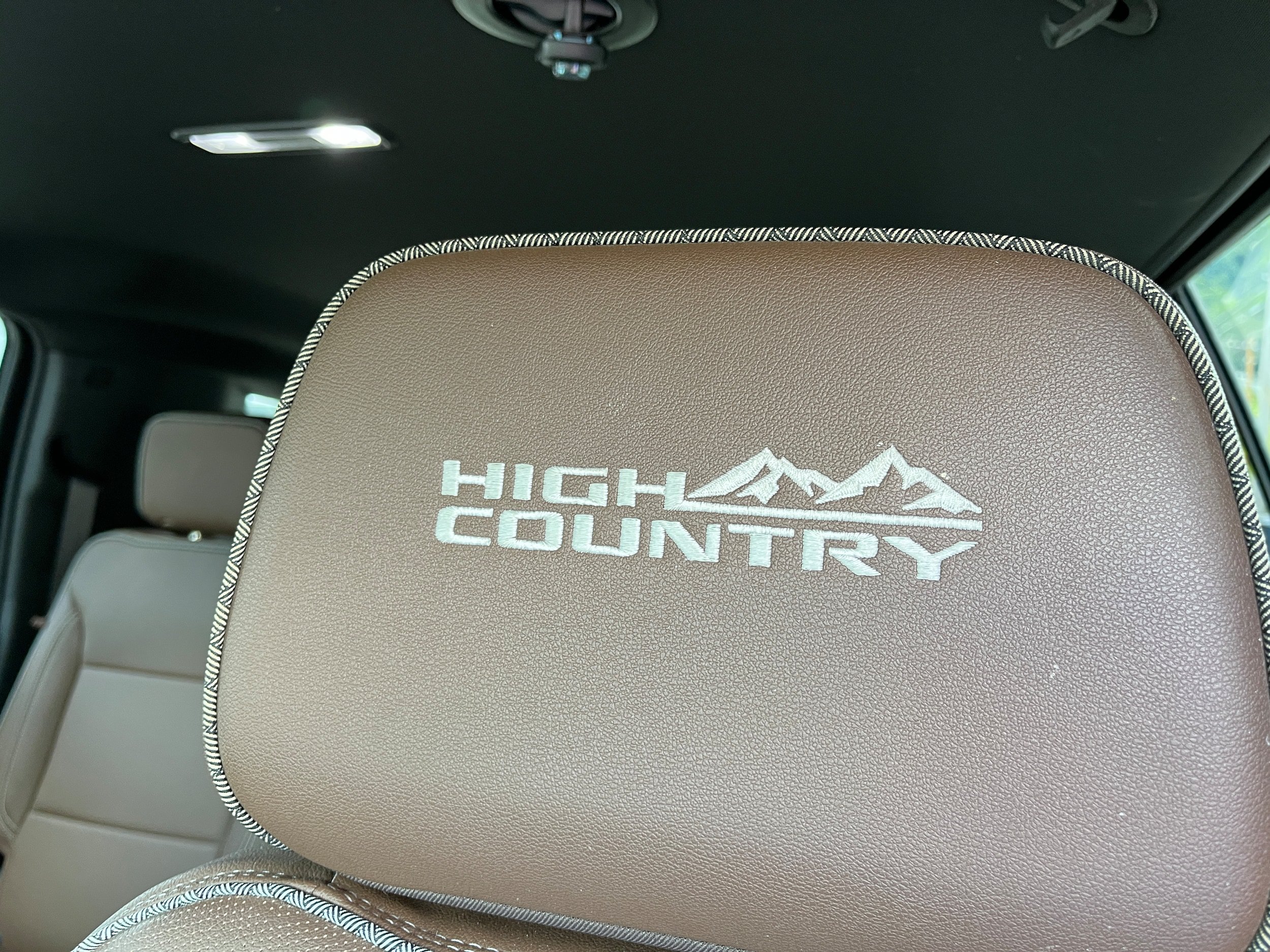 Used 2024 Chevrolet Suburban High Country AWD/4WD image 16