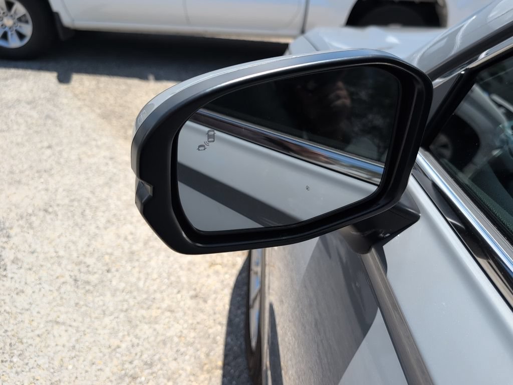 Used 2025 Honda CR-V EX-L image 7