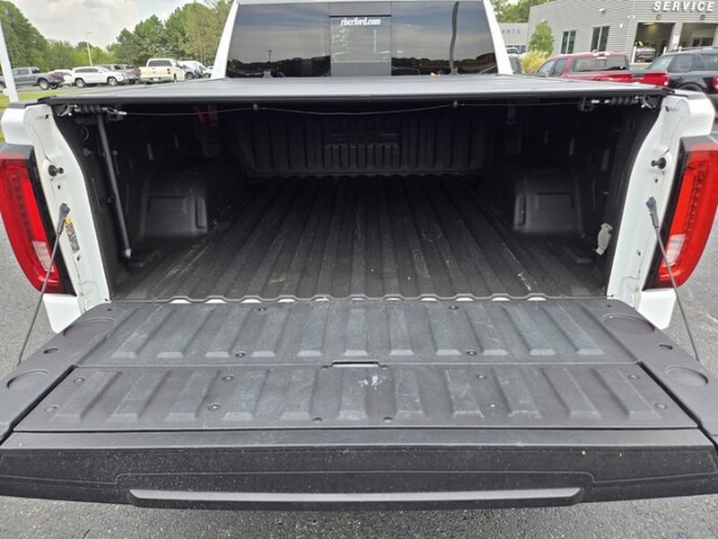 Used 2022 GMC Sierra 1500 SLT w/ SLT Premium Plus Package AWD/4WD image 16