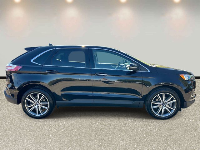 Certified 2022 Ford Edge Titanium w/ Class II Trailer Tow Package AWD/4WD image 4