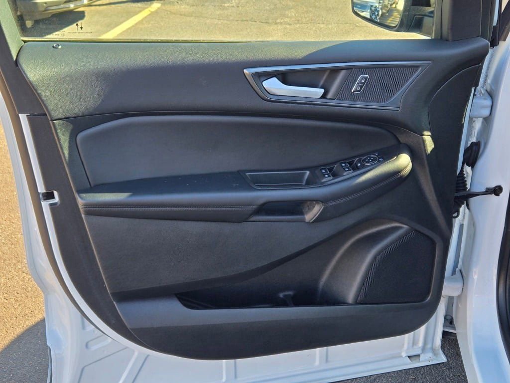 Certified 2024 Ford Edge SE w/ Black Appearance Package image 18