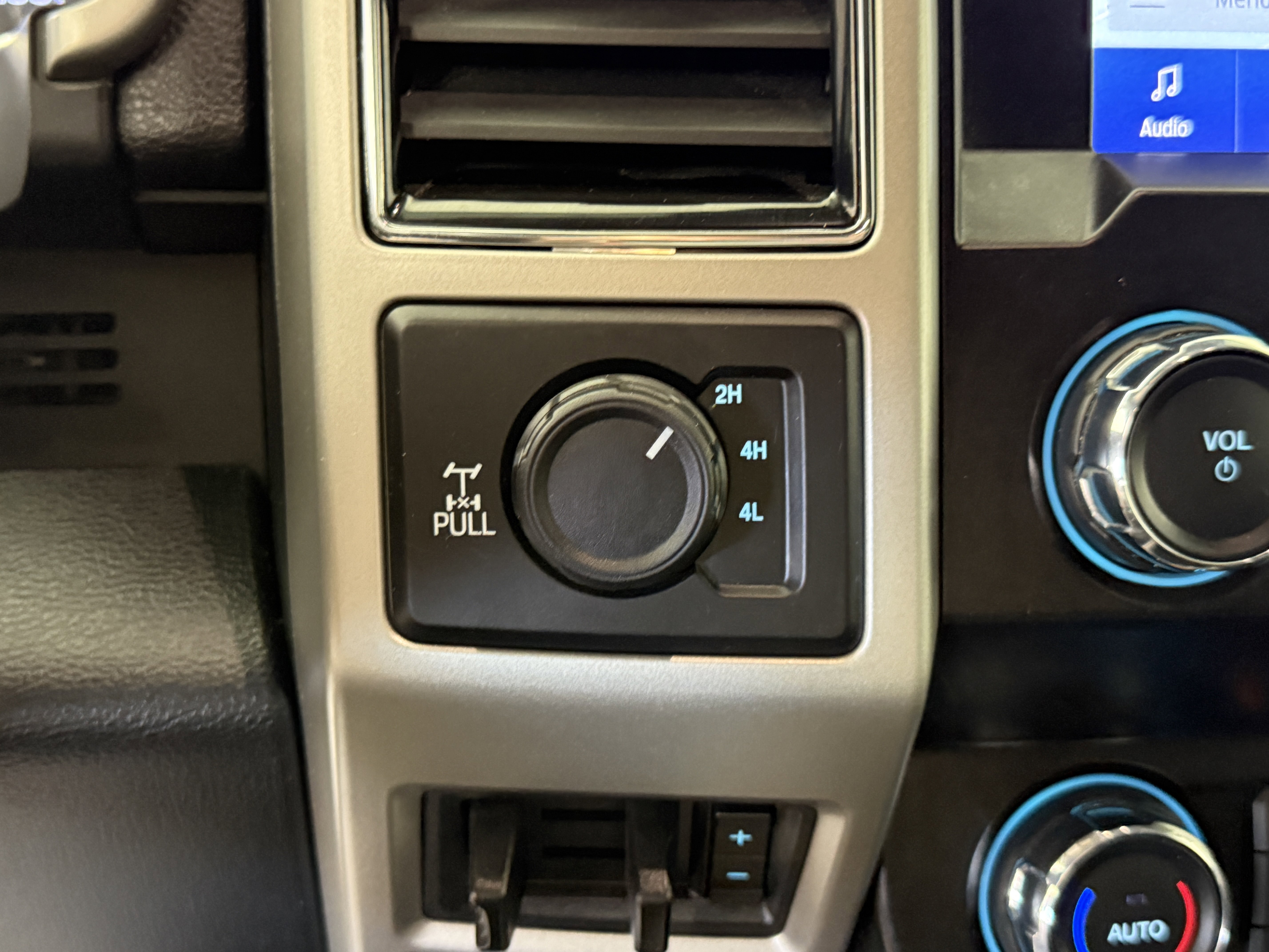 Certified 2020 Ford F250 Lariat w/ Chrome Package image 23