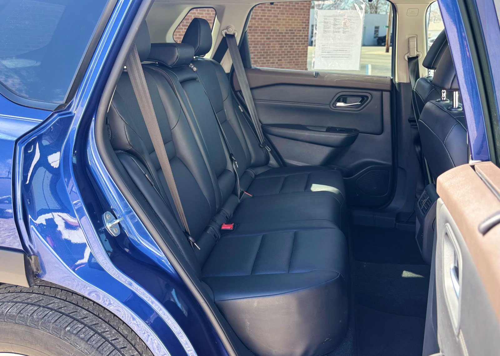 Used 2023 Nissan Rogue SV w/ SV Premium B Package image 21