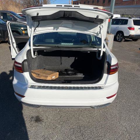 Used 2019 Volkswagen Jetta SEL Premium image 19