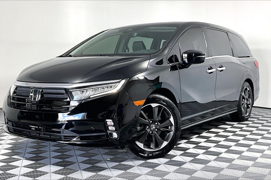 Used 2023 Honda Odyssey Elite image 2