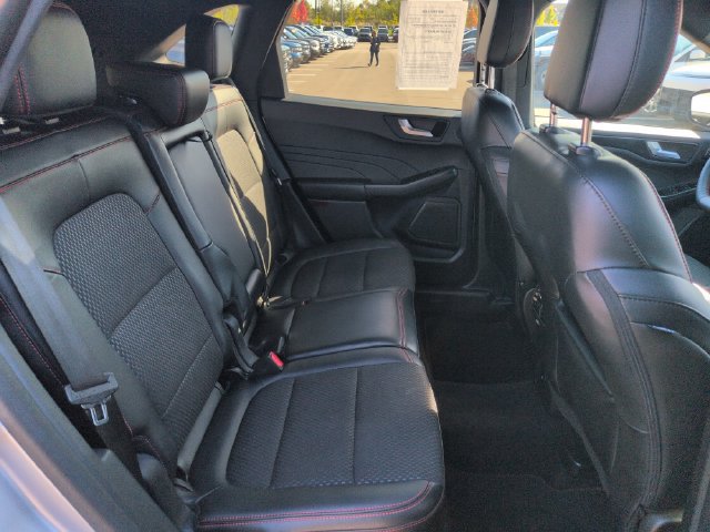 Certified 2023 Ford Escape ST-Line Select AWD/4WD image 17