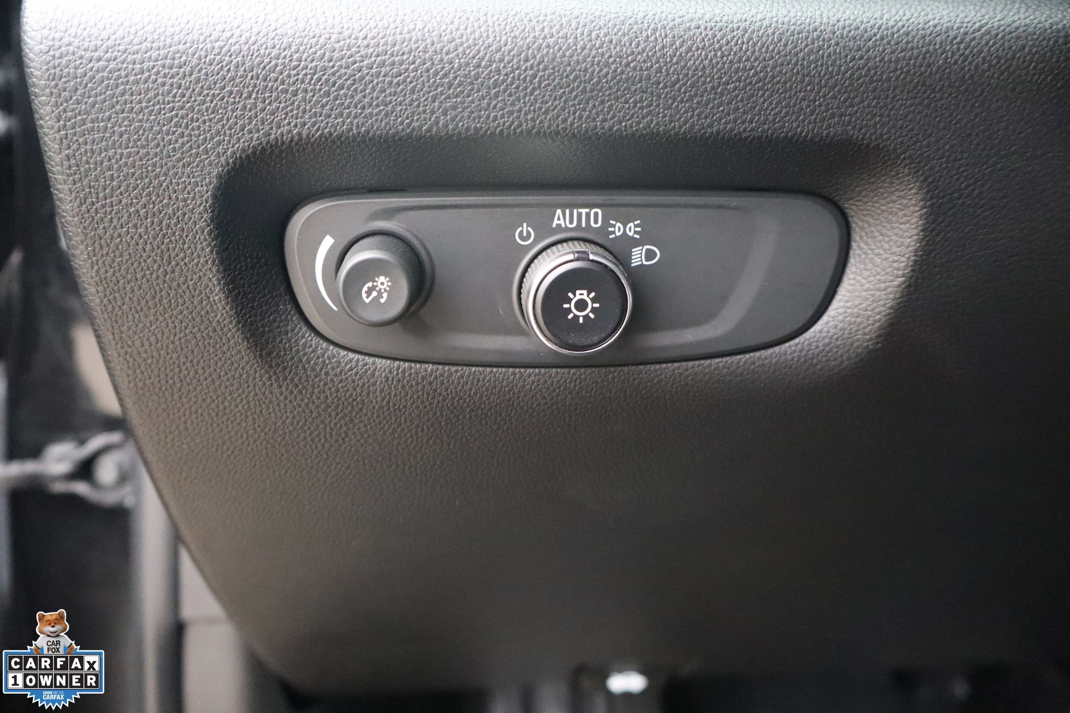 Used 2023 Chevrolet Traverse Premier FWD image 15