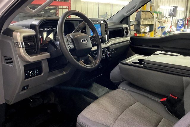 Certified 2023 Ford F250 XL w/ Snow Plow/Camper Package AWD/4WD image 13