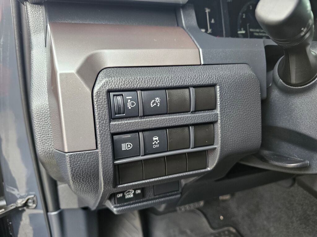 Used 2024 Toyota Tacoma SR5 AWD/4WD image 19