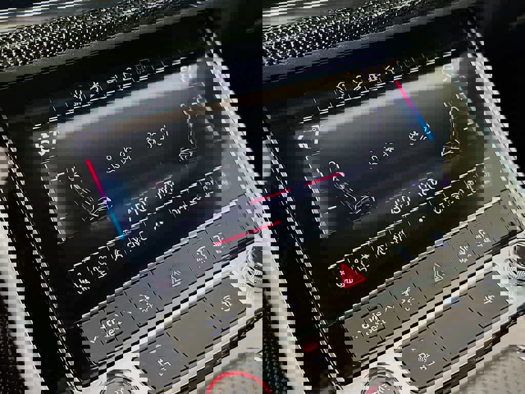 Used 2021 Audi SQ7 Premium Plus w/ Executive Package image 21