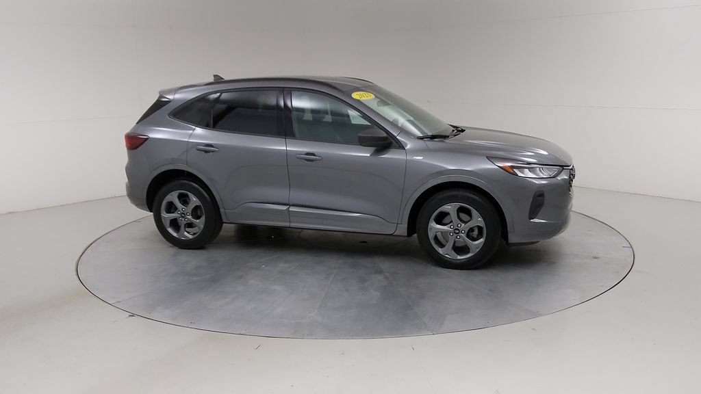 Certified 2023 Ford Escape ST-Line w/ Tech Pack #1 AWD/4WD image 11