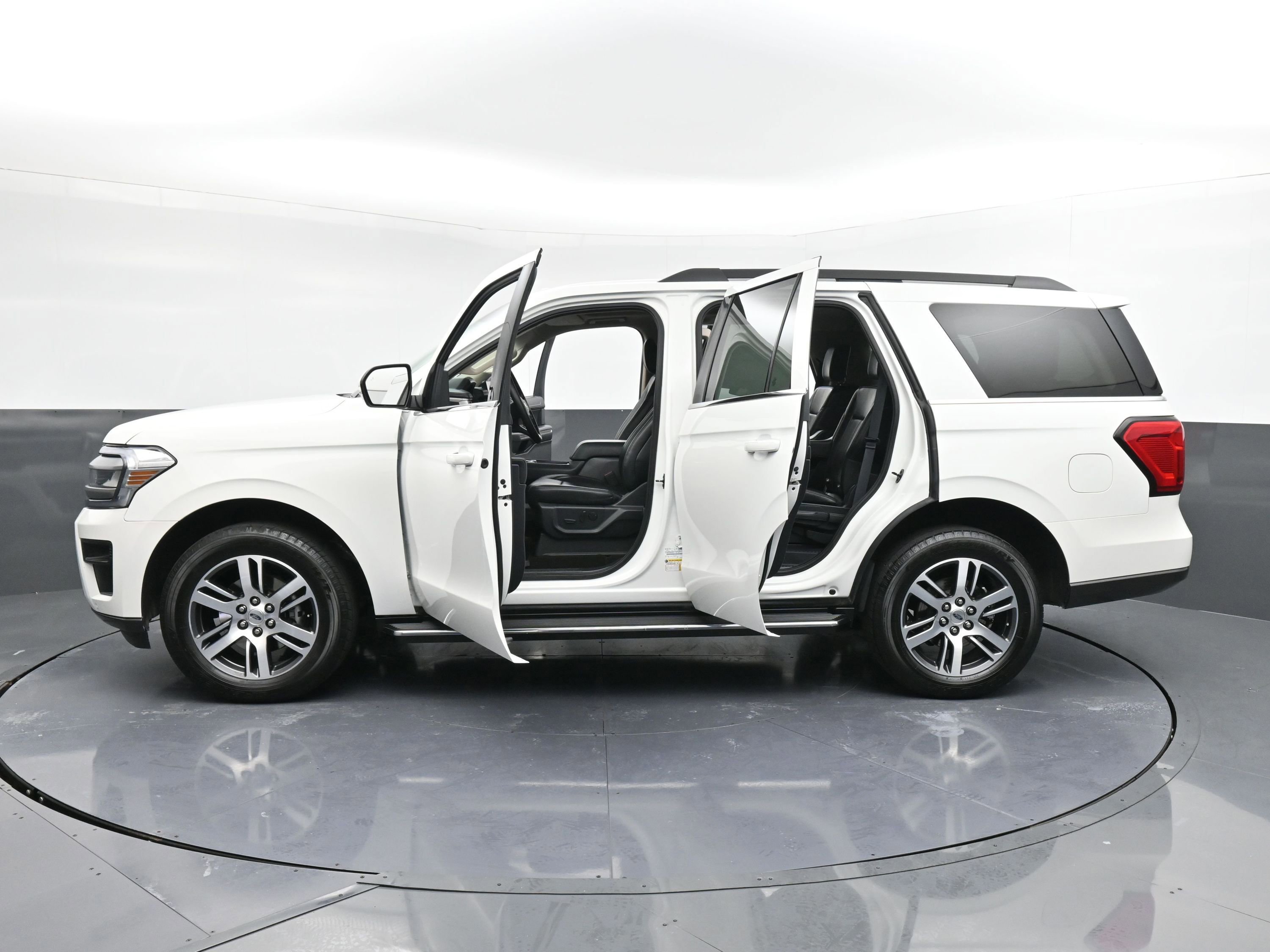 Certified 2022 Ford Expedition XLT image 43