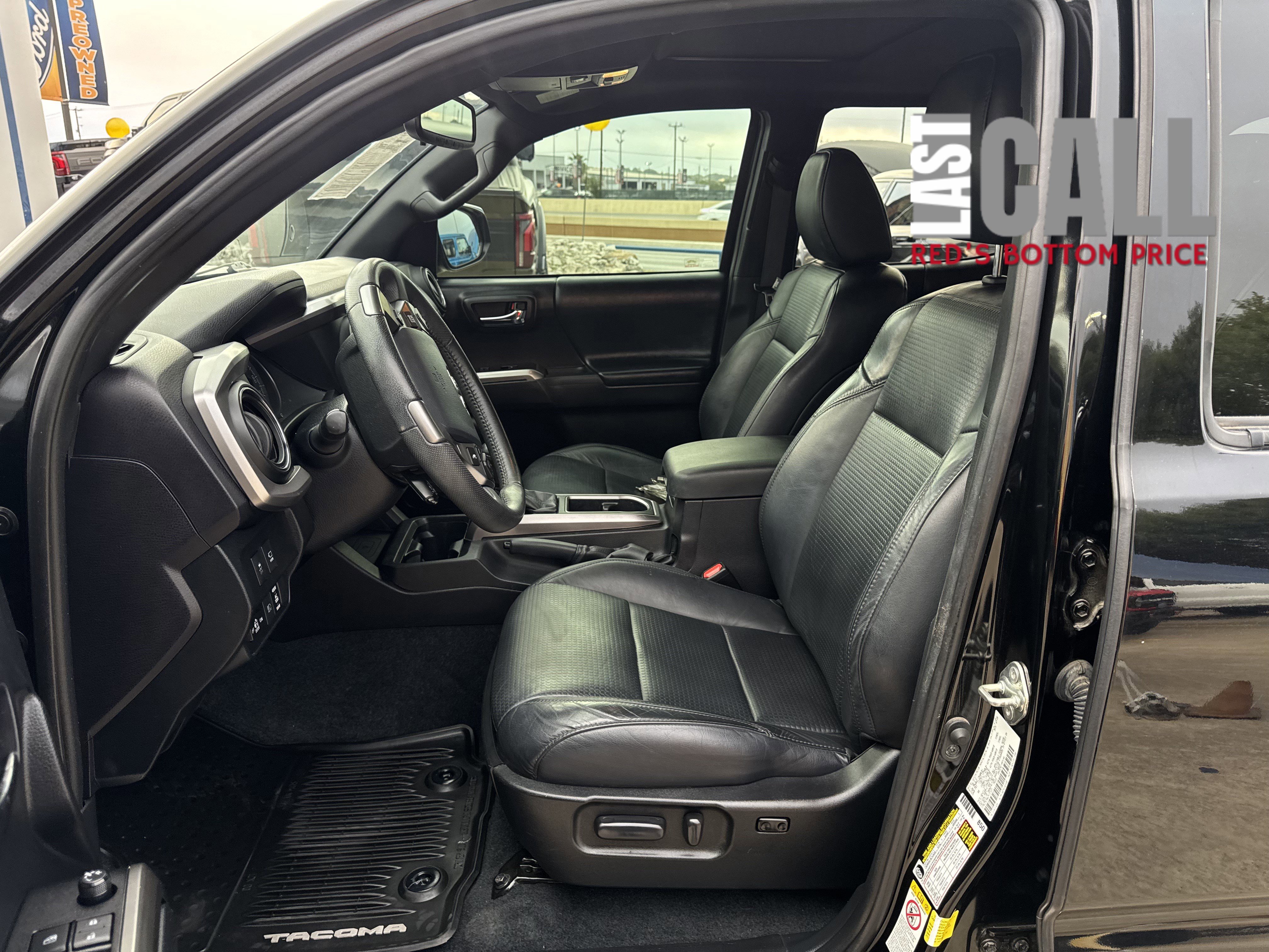 Used 2020 Toyota Tacoma Limited image 17