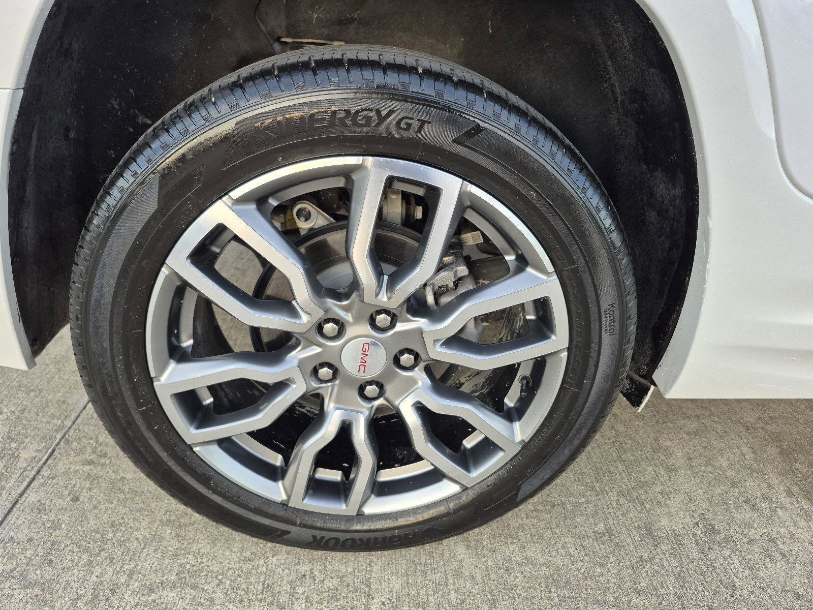 Used 2024 GMC Terrain Denali w/ Denali Premium Package image 26