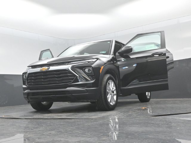 Used 2025 Chevrolet TrailBlazer LS w/ LS Confidence Package AWD/4WD image 32