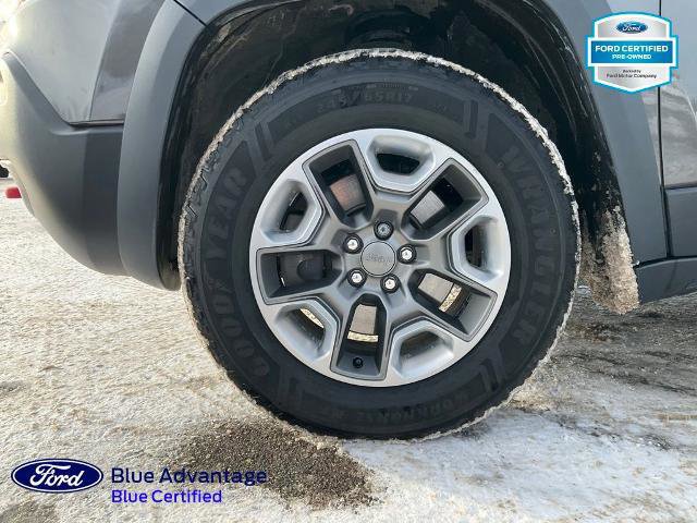 Used 2019 Jeep Cherokee Trailhawk w/ Cold Weather Group image 29